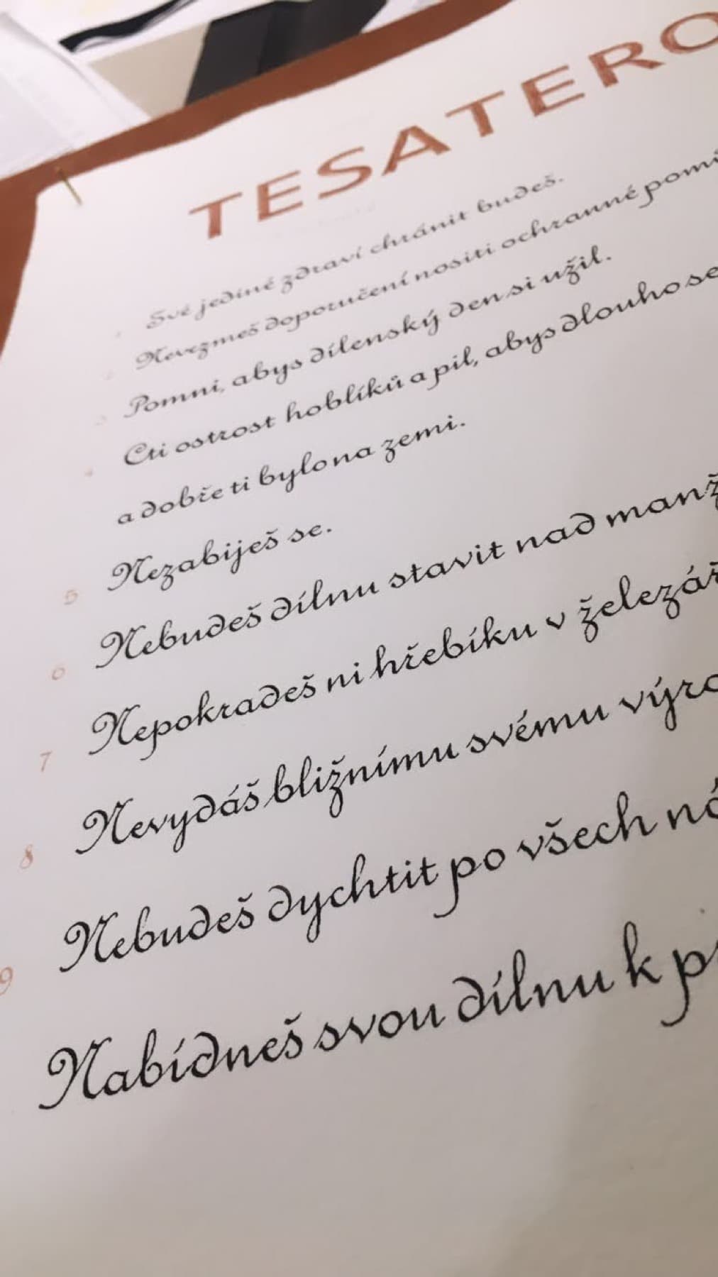 Desatero psané rotundou
