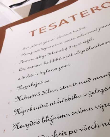Desatero psané rotundou